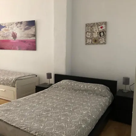 Pensión Rafaela 2*